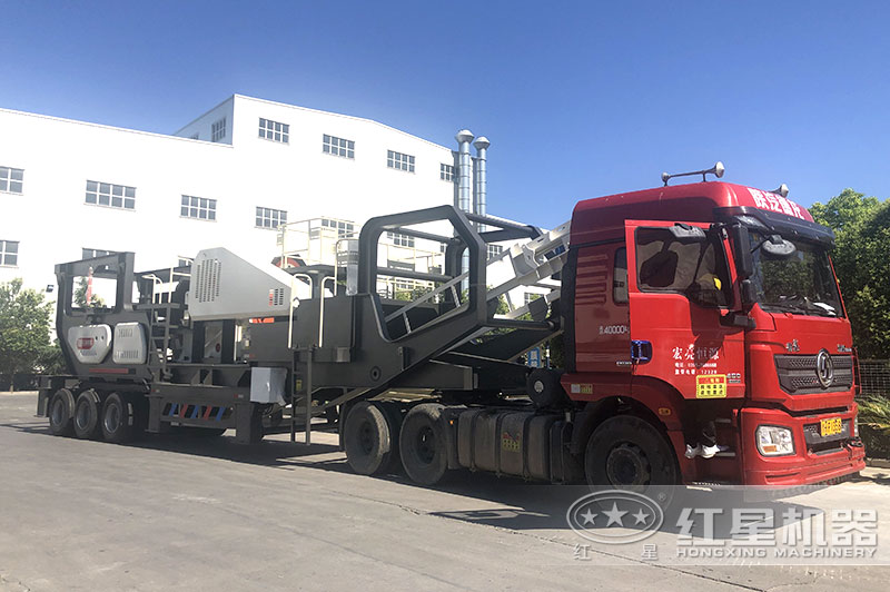 搭載顎式破碎機(jī)的移動磕石機(jī)_小型碎石機(jī)