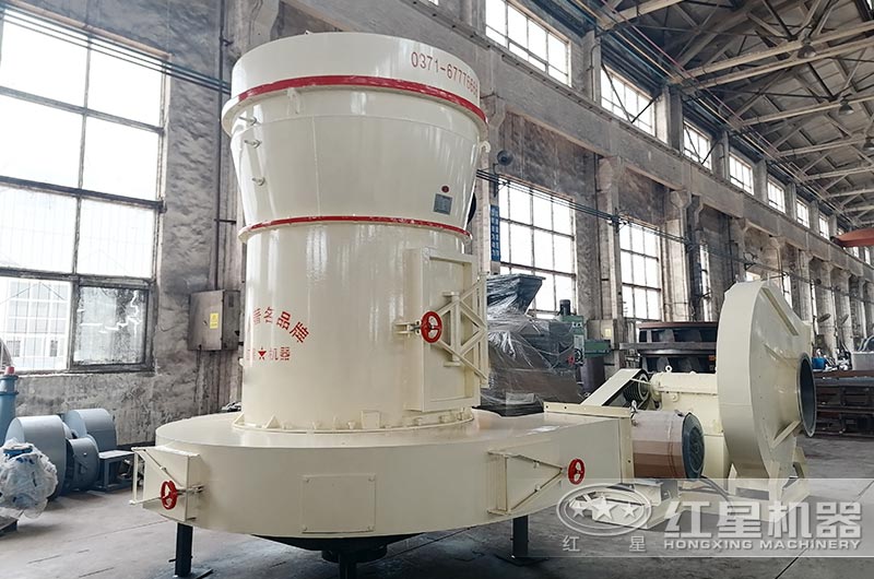 大型雷蒙磨粉機(jī)車間實拍 大型雷蒙磨粉機(jī)車間實拍