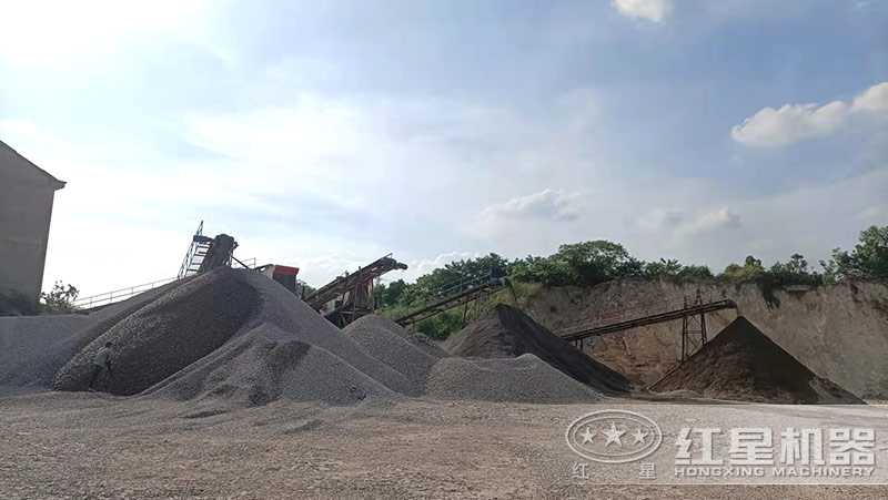 制砂現(xiàn)場中立軸整形制砂機(jī)是關(guān)鍵設(shè)備 制砂現(xiàn)場中立軸整形制砂機(jī)是關(guān)鍵設(shè)備