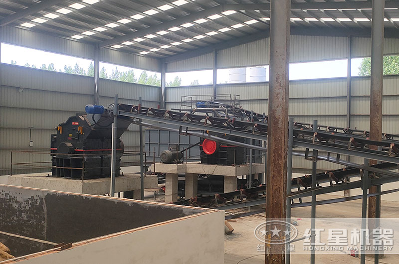 1212破碎機工作現(xiàn)場圖片