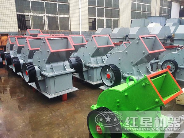 PCΦ800×600錘式破碎機(jī) PCΦ800×600錘式破碎機(jī)