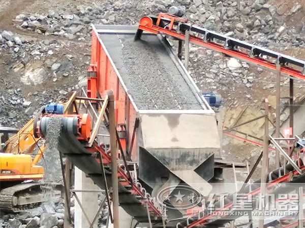 大型振篩式砂石分離機(jī)現(xiàn)場圖 大型振篩式砂石分離機(jī)現(xiàn)場圖