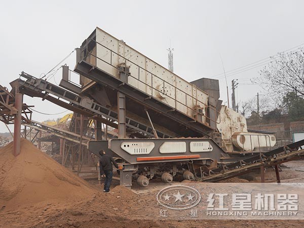 流動型輪胎破碎機(jī)可單獨(dú)施工作業(yè) 流動型輪胎破碎機(jī)可單獨(dú)施工作業(yè)