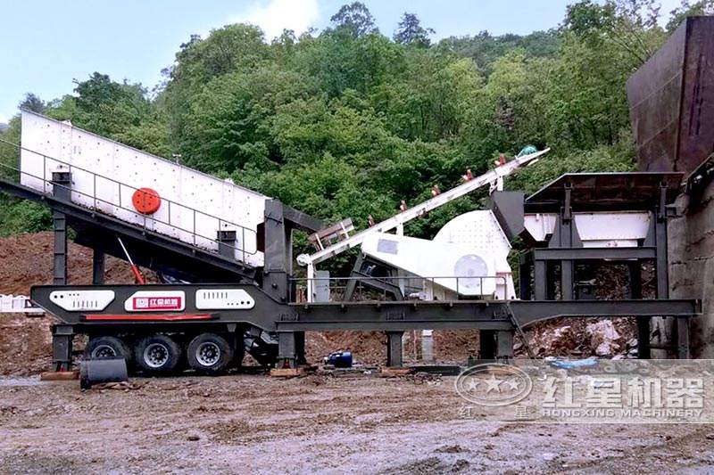 后八輪移動石子機(jī)工作現(xiàn)場圖