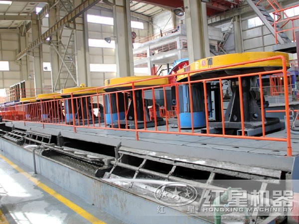 浮選機(jī)作業(yè)實拍圖