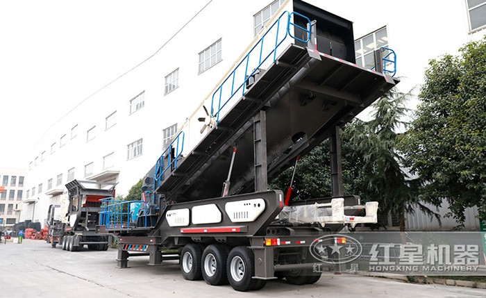 反擊移動破碎站搭載振動篩 反擊移動破碎站搭載振動篩