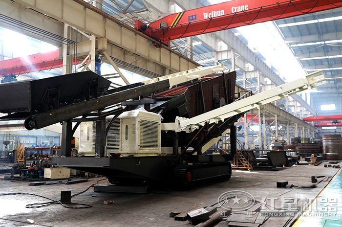 移動石頭破碎機車間生產中 移動石頭破碎機車間生產中