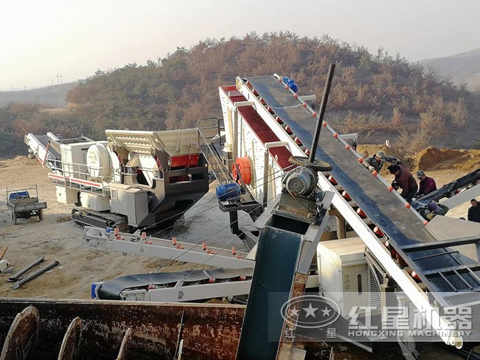 紅星履帶移動(dòng)碎石機(jī)現(xiàn)場(chǎng)