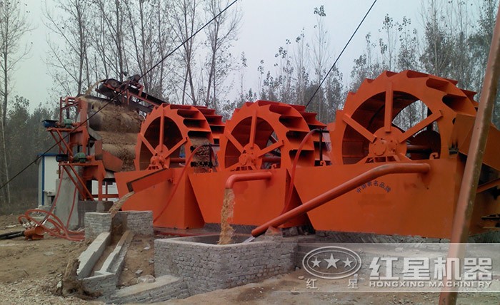 山頭泥洗砂機(jī)_沙泥分離洗沙機(jī)現(xiàn)場 山頭泥洗砂機(jī)_沙泥分離洗沙機(jī)現(xiàn)場