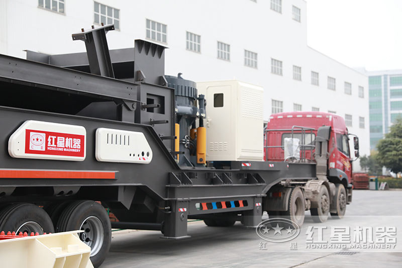 移動(dòng)打石機(jī)可搭載車(chē)頭直接行走 移動(dòng)打石機(jī)可搭載車(chē)頭直接行走