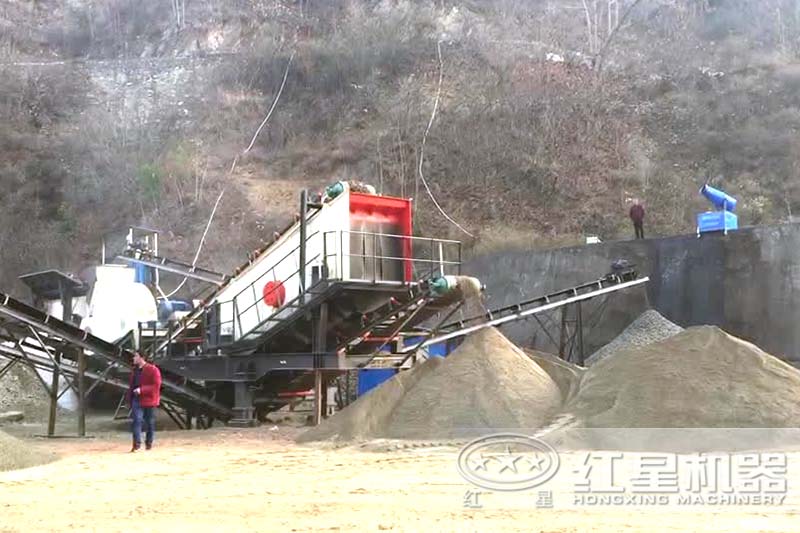 輪式破碎車客戶現(xiàn)場(chǎng)