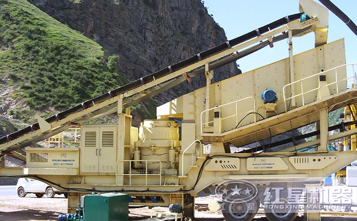 輪式自行破碎機(jī)械車(chē)實(shí)拍