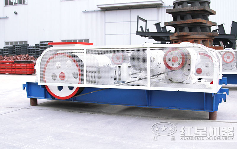 對輥破碎機(jī)圖片