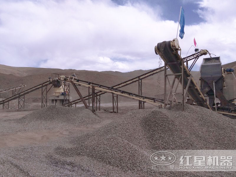 石料廠(chǎng)篩分機(jī)篩出石子